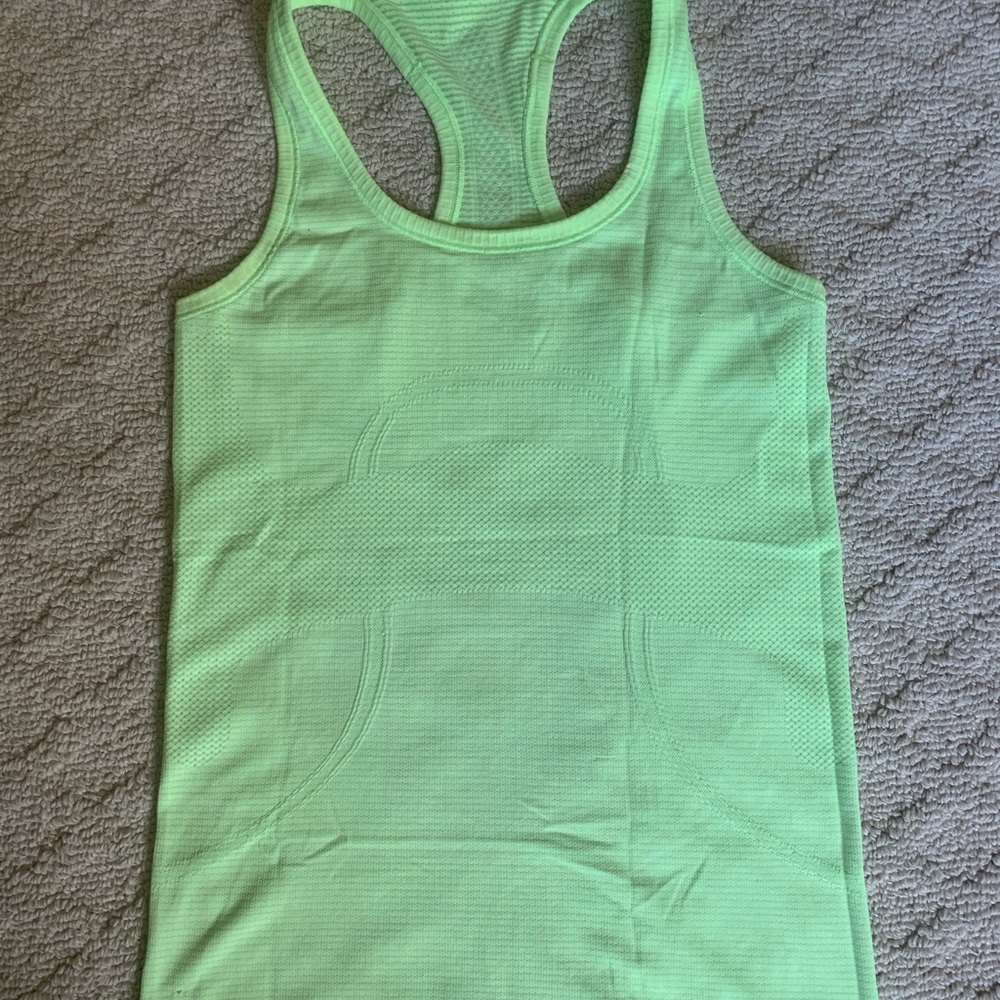 Lululemon Swiftly Tech Racerback Tank Top. Size 4